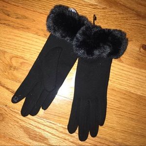 NWT touchscreen gloves
